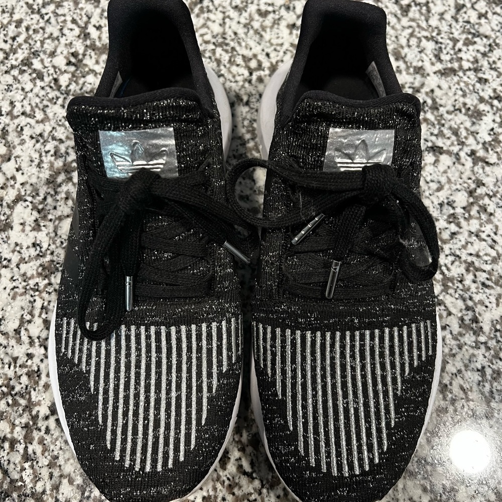 Black and silver never worn adidas